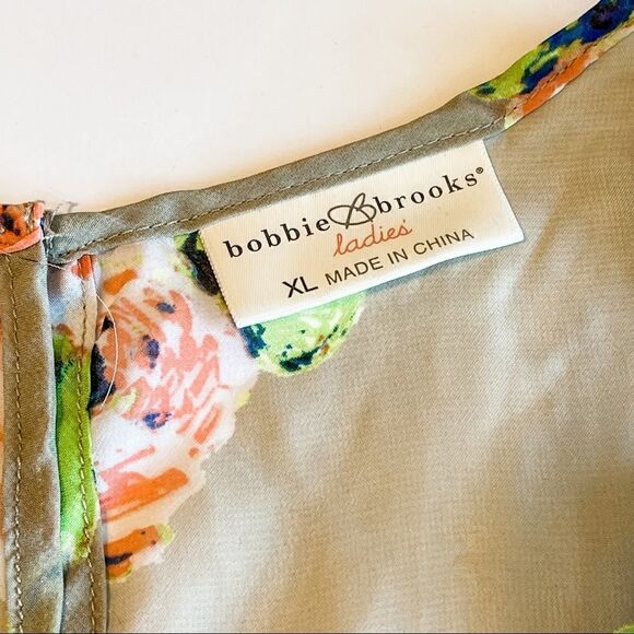 🍋 Bobbie Brooks • Semi-Sheer Sleeveless Floral Top - Picture 5 of 8